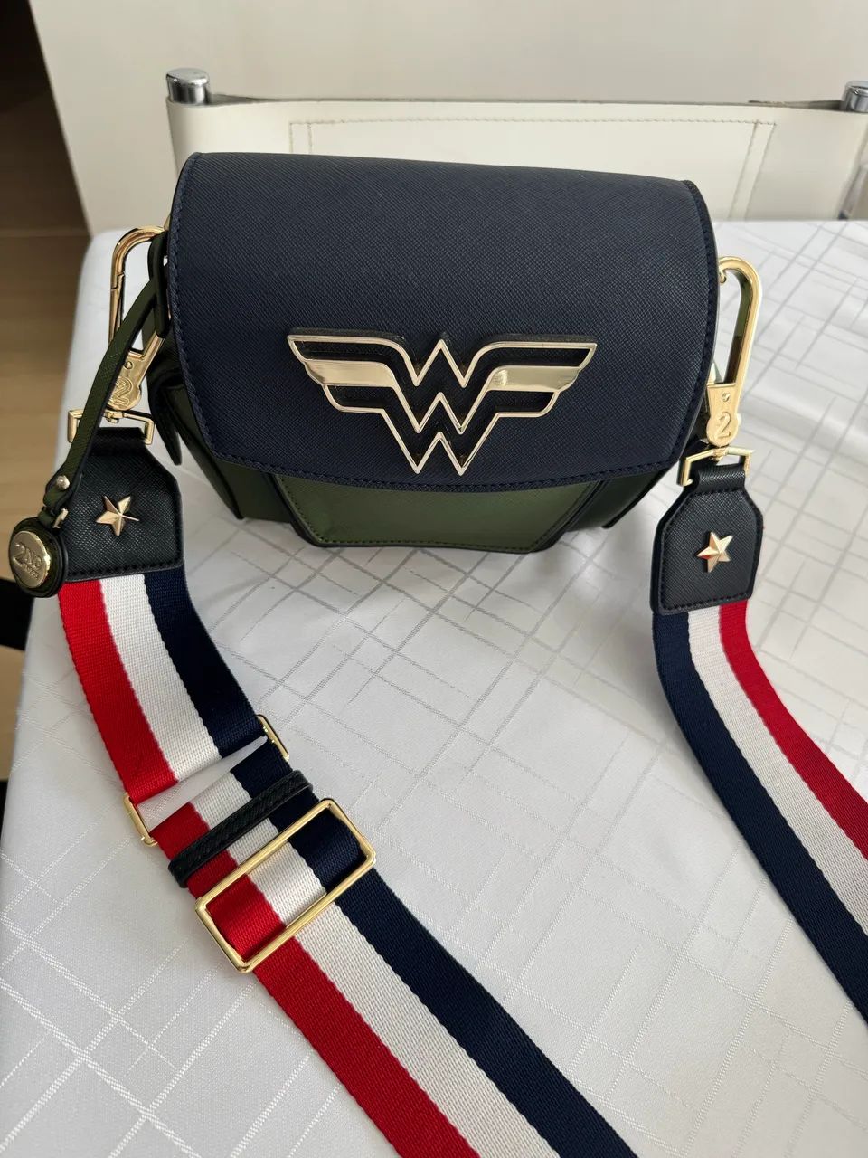 Bolsa Ellus Mulher Maravilha  - Foto 4