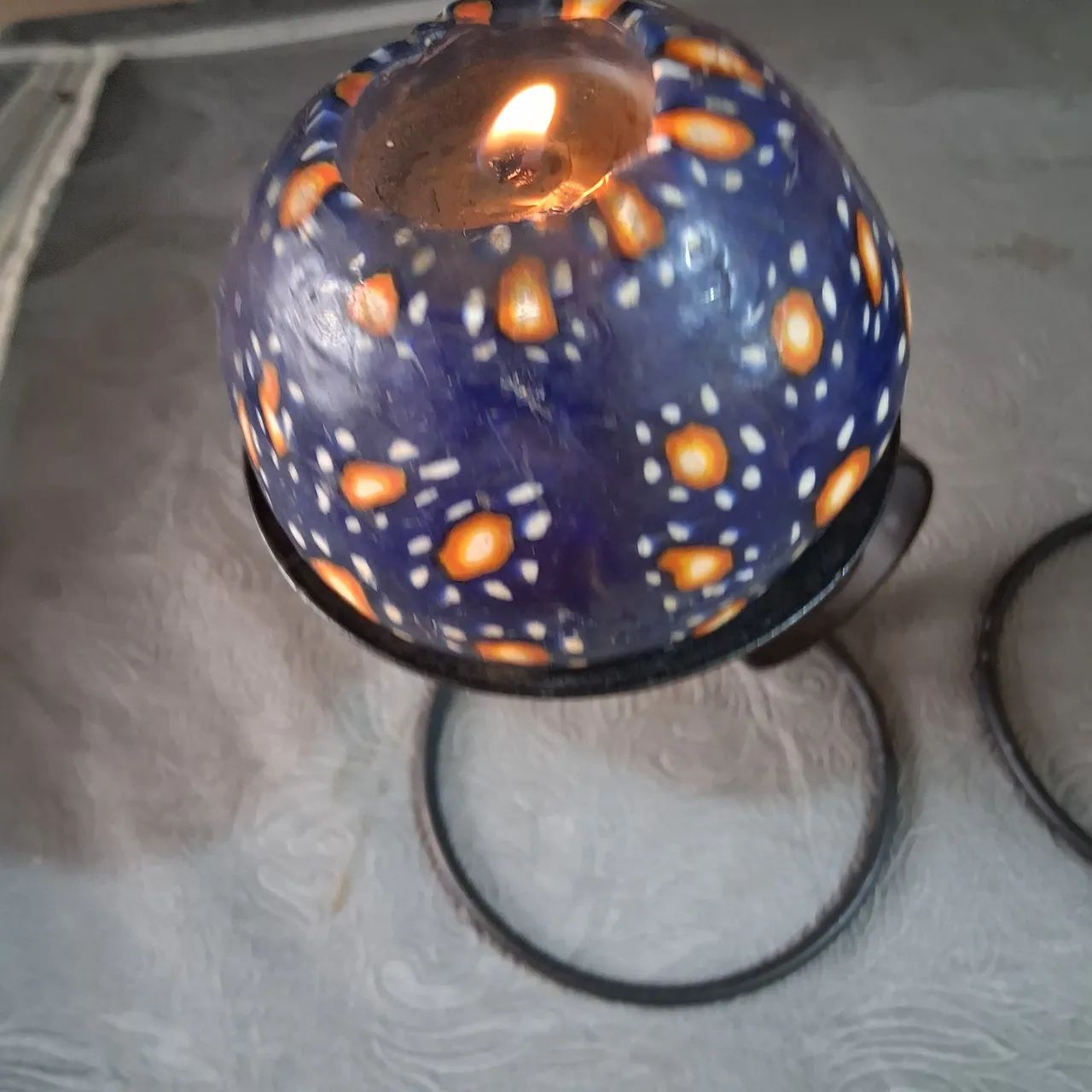 Castiçais   par com velas e ferro - Foto 4
