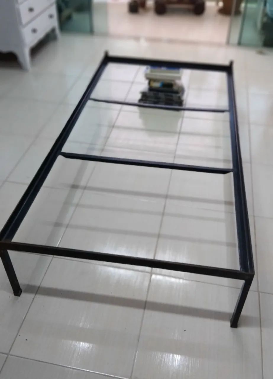 Vendo cama de solteiro de ferro, confortável, resistente, 90cm X 180cm - Foto 5