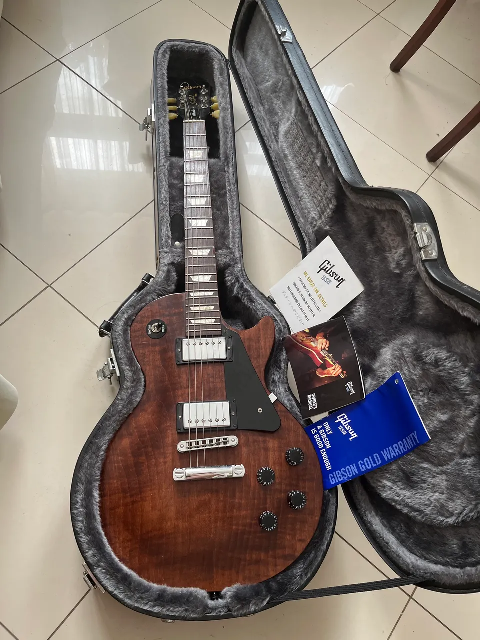 les paul studio gibson