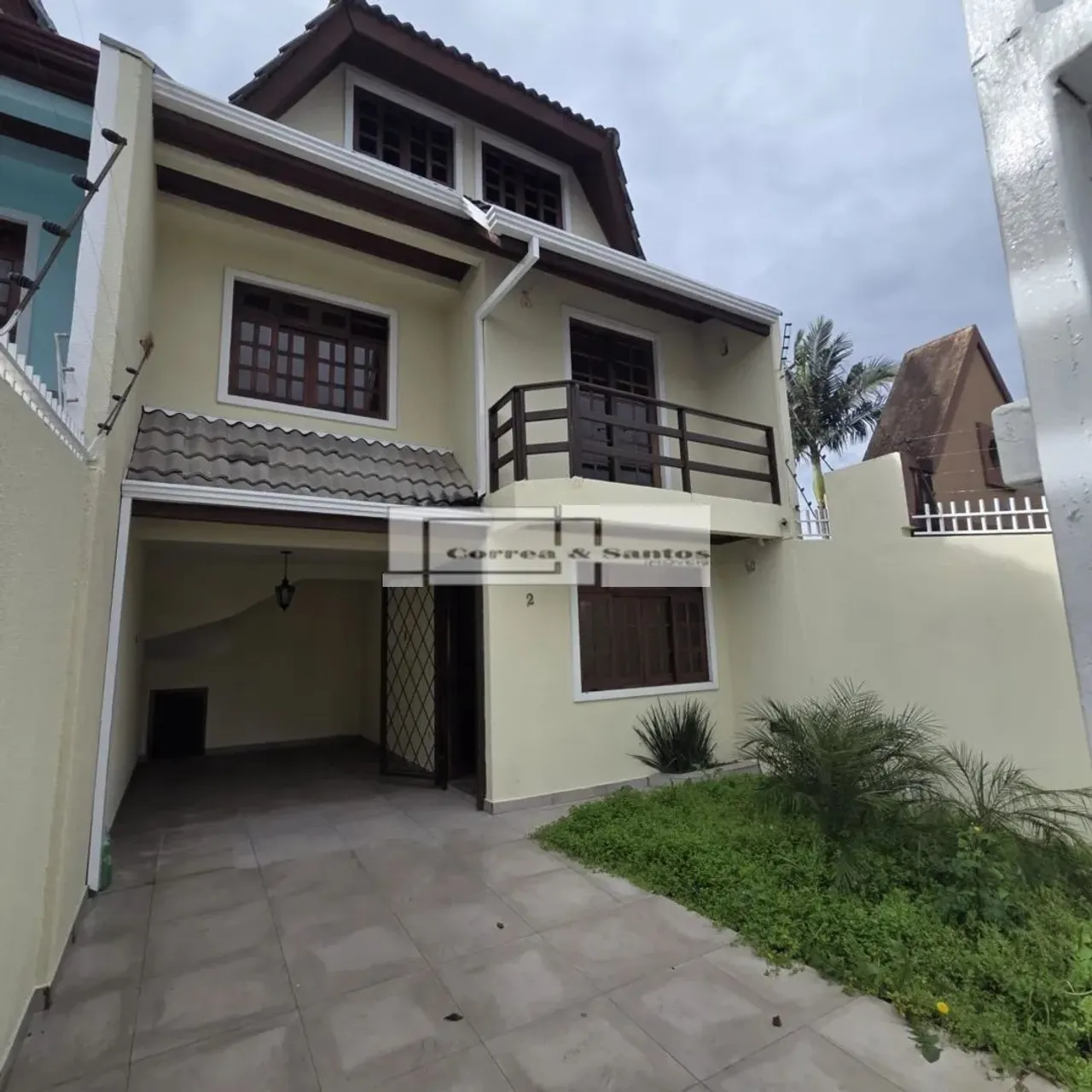 Sobrado com 4 quartos para alugar por R$ 4500.00, 132.70 m2 - BOA VISTA - CURITIBA/PR