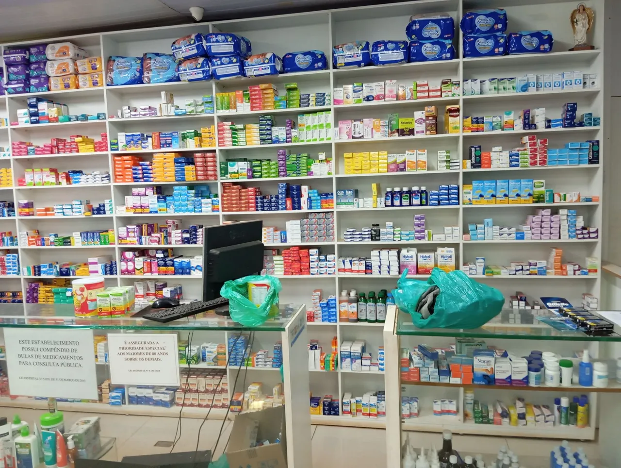 Vendo excelente drogaria