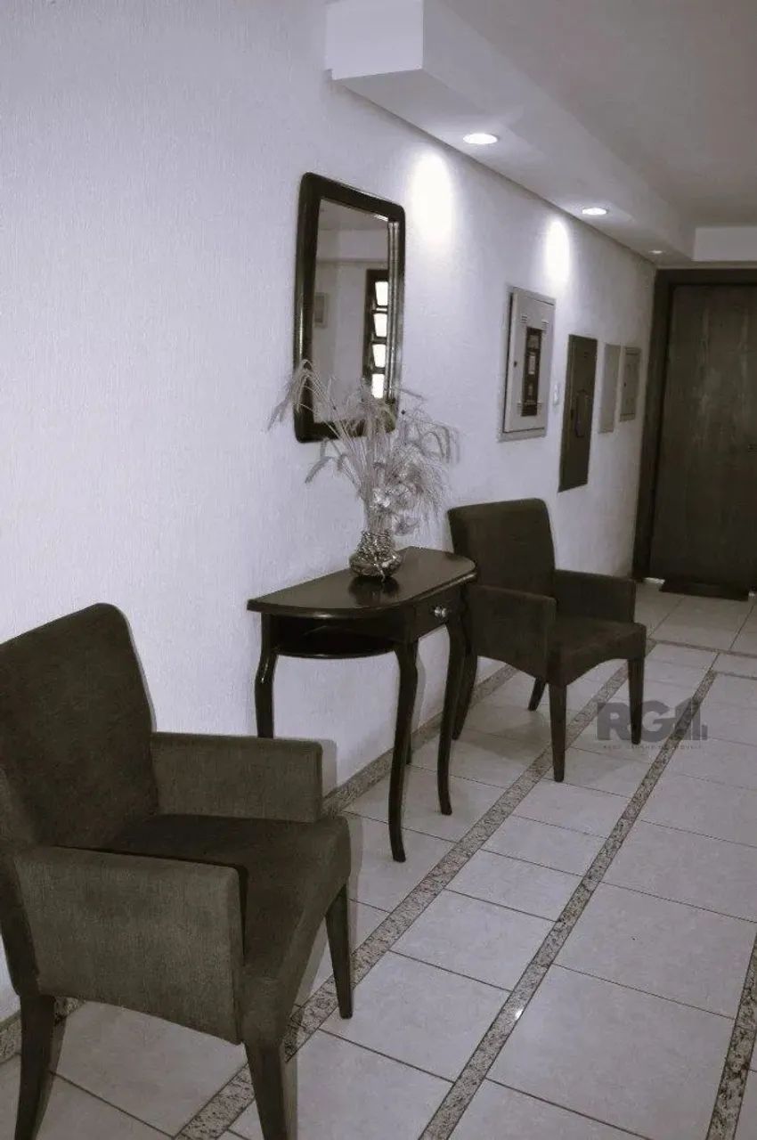 Excelente apto.2 dorm. com 1 suíte, churrasqueira e 1 vaga na Rua Olavo Bilac - Foto 2