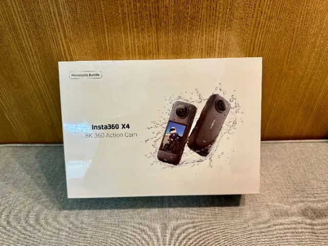 Camera Insta360 X4 8K 360 Action Cam - Motorcycle Bundle - Novo, lacrado.