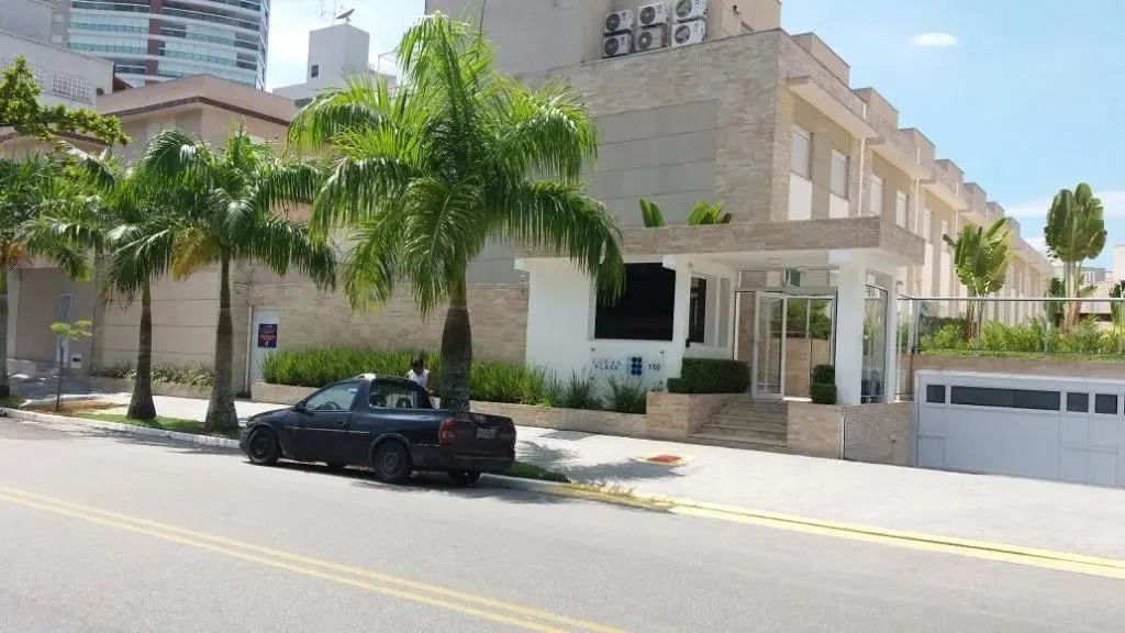 Sobrado com 4 dormitórios à venda, 350 m² por R$ 1.900.000,00 - Enseada - Guarujá/SP