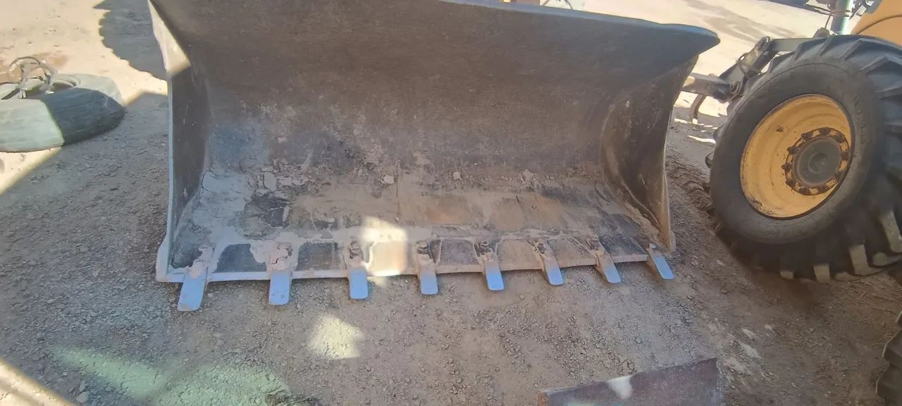 Pá Carregadeira New Holland 12B - Foto 6