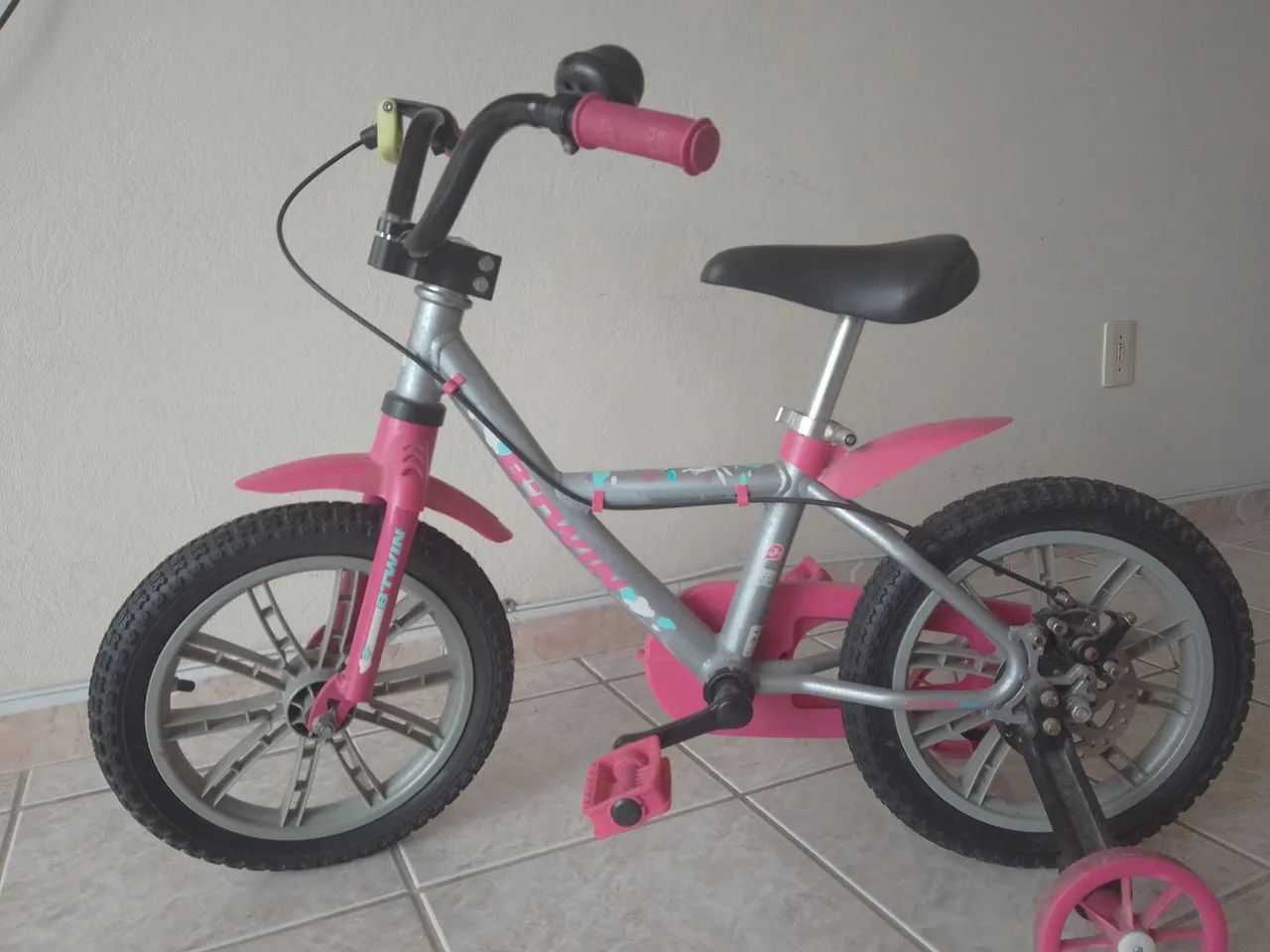 Bicicleta infantil marca BTWIN