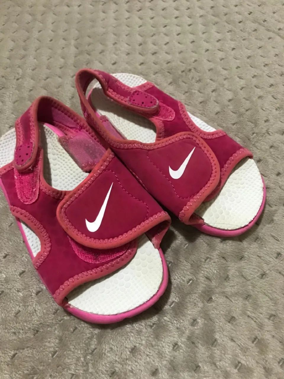 Sandálias Nike Bebê Rosa - Tamanho 12 meses - Foto 2
