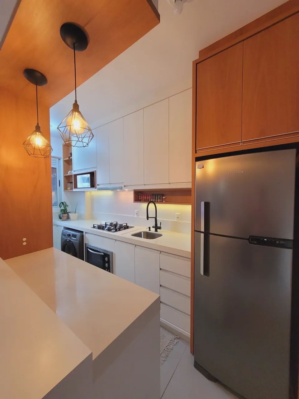 Apartamento 2 dormitórios, garagem coberta, hobby box e semi mobiliado