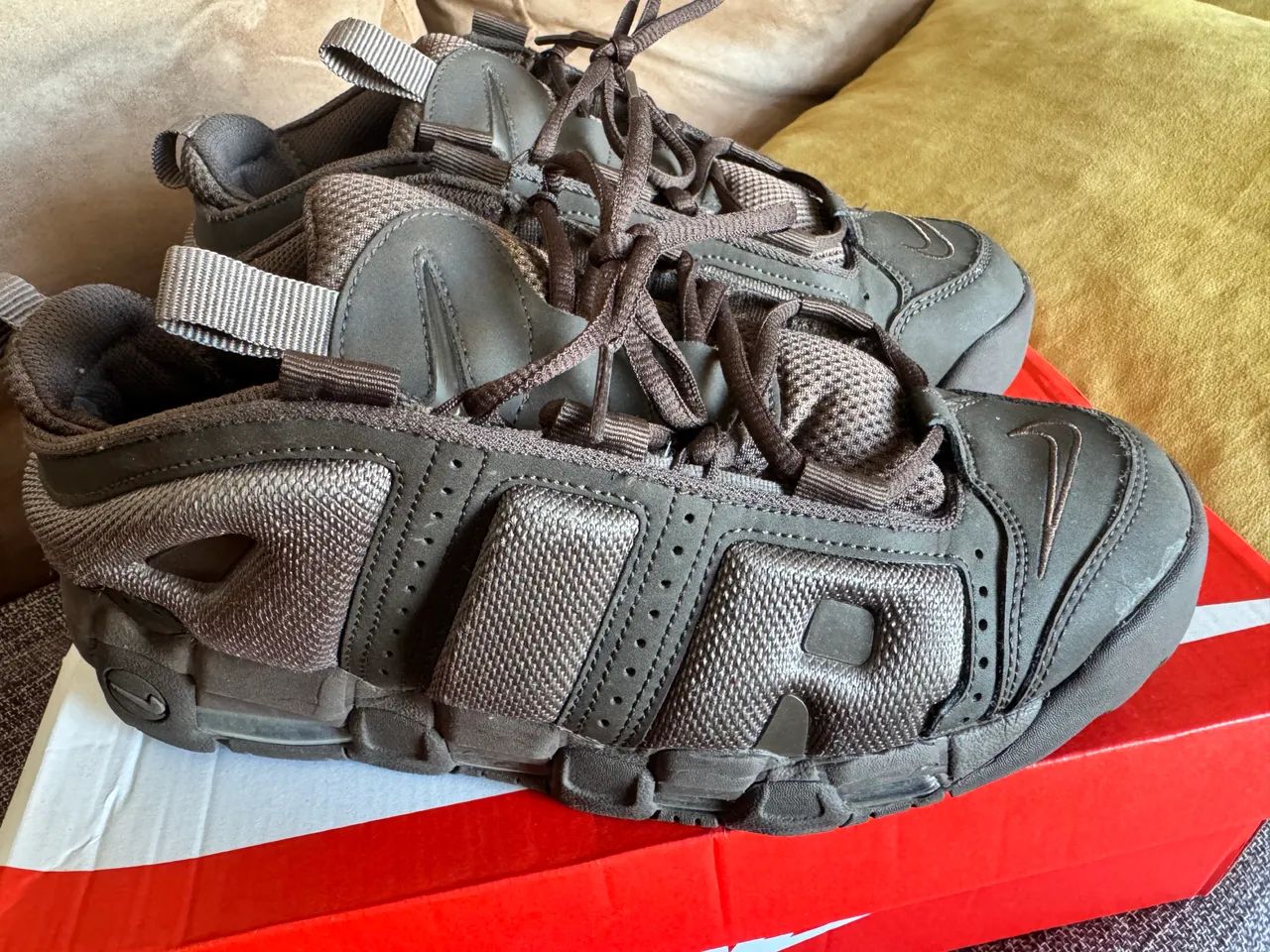 Tenis Nike Uptempo Low - Foto 2