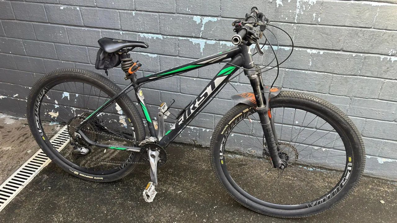 BICICLETA ARO 29 HIDRÁULICA FIRST