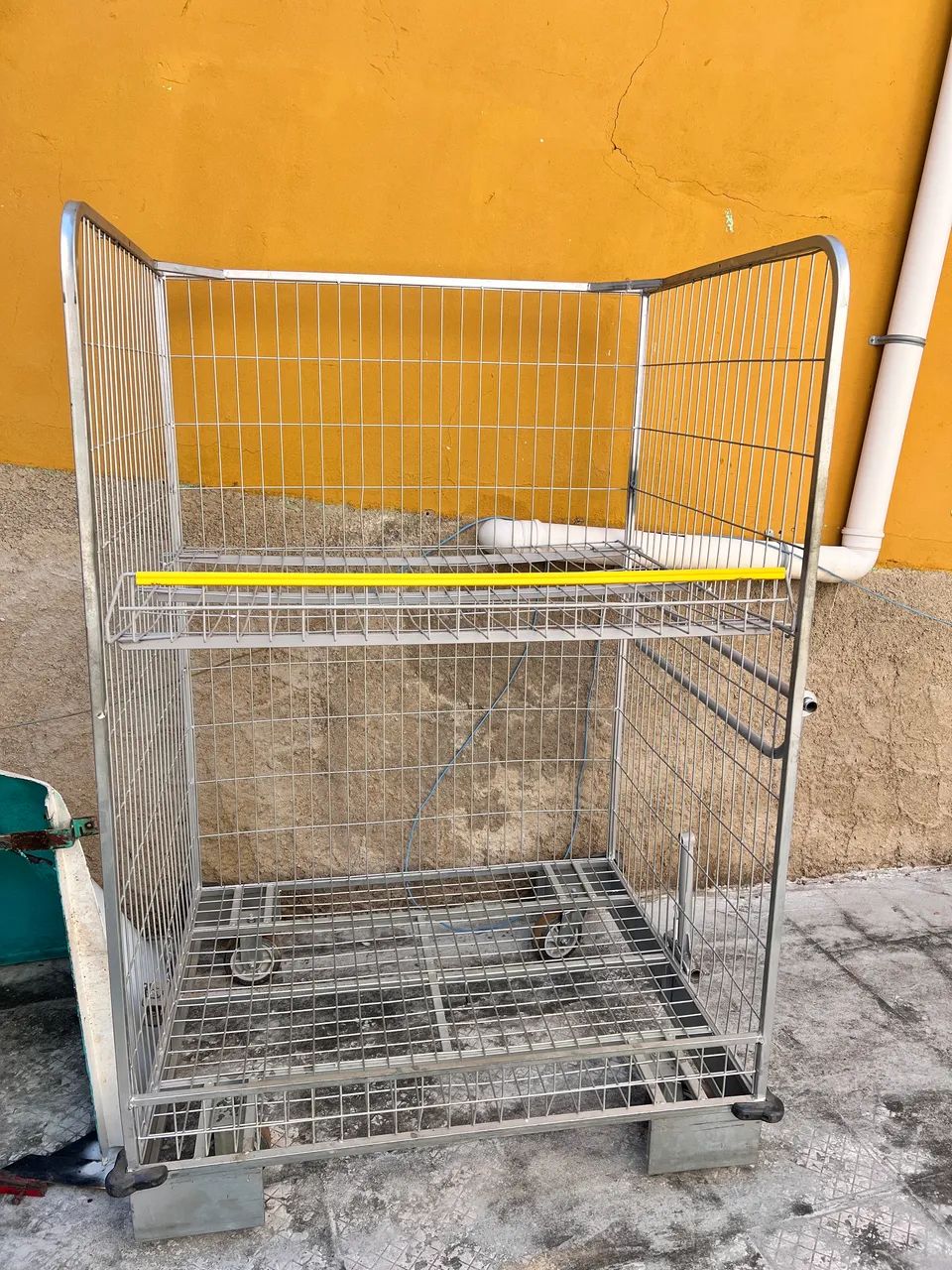 Gaiolas para transportadora e supermercado 