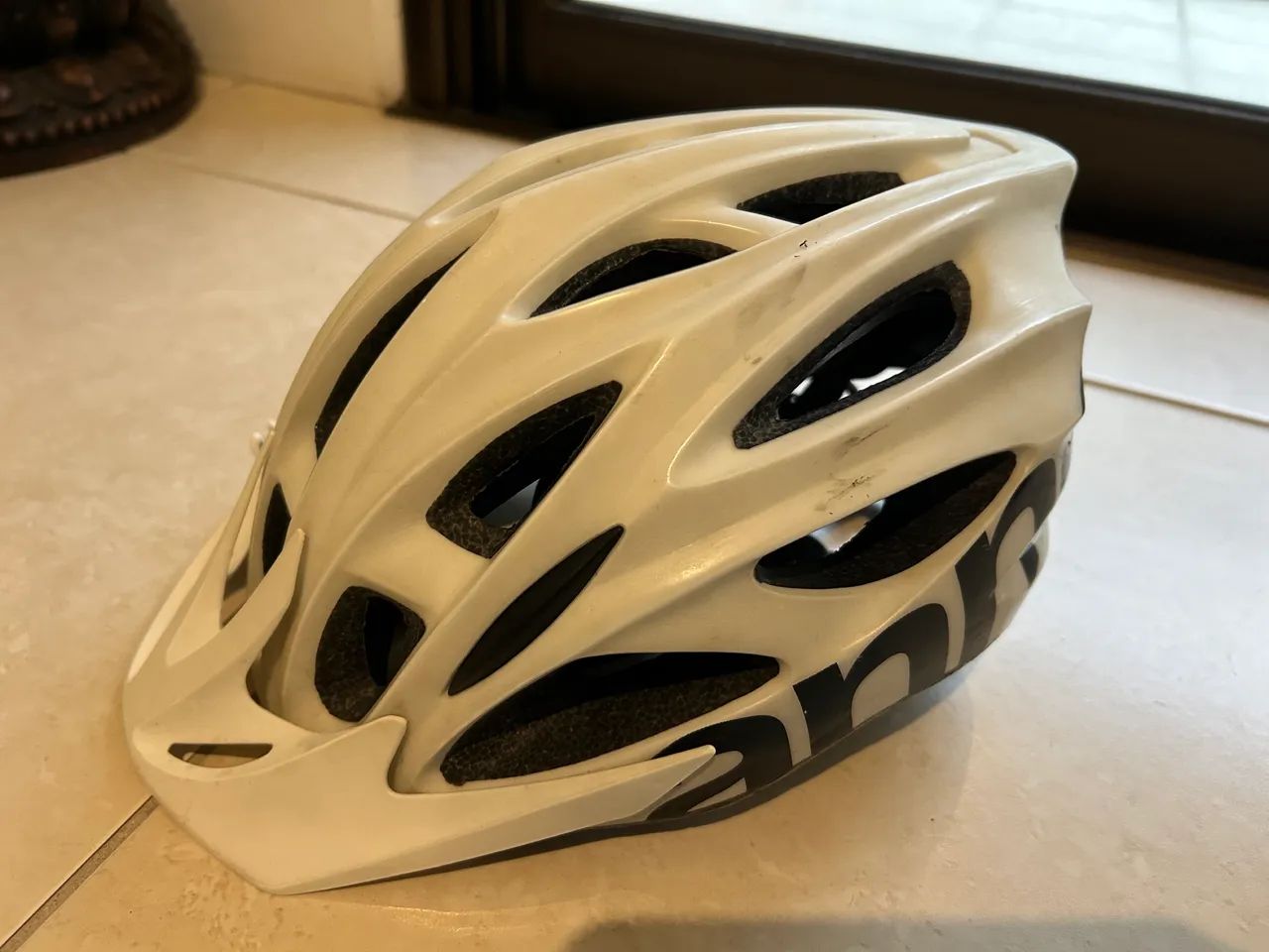 Capacete Cannondale branco  - Foto 3