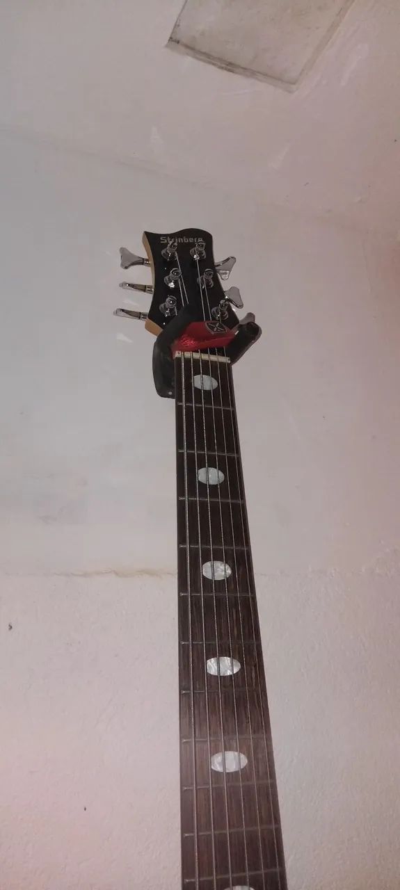 Baixo strinberg 