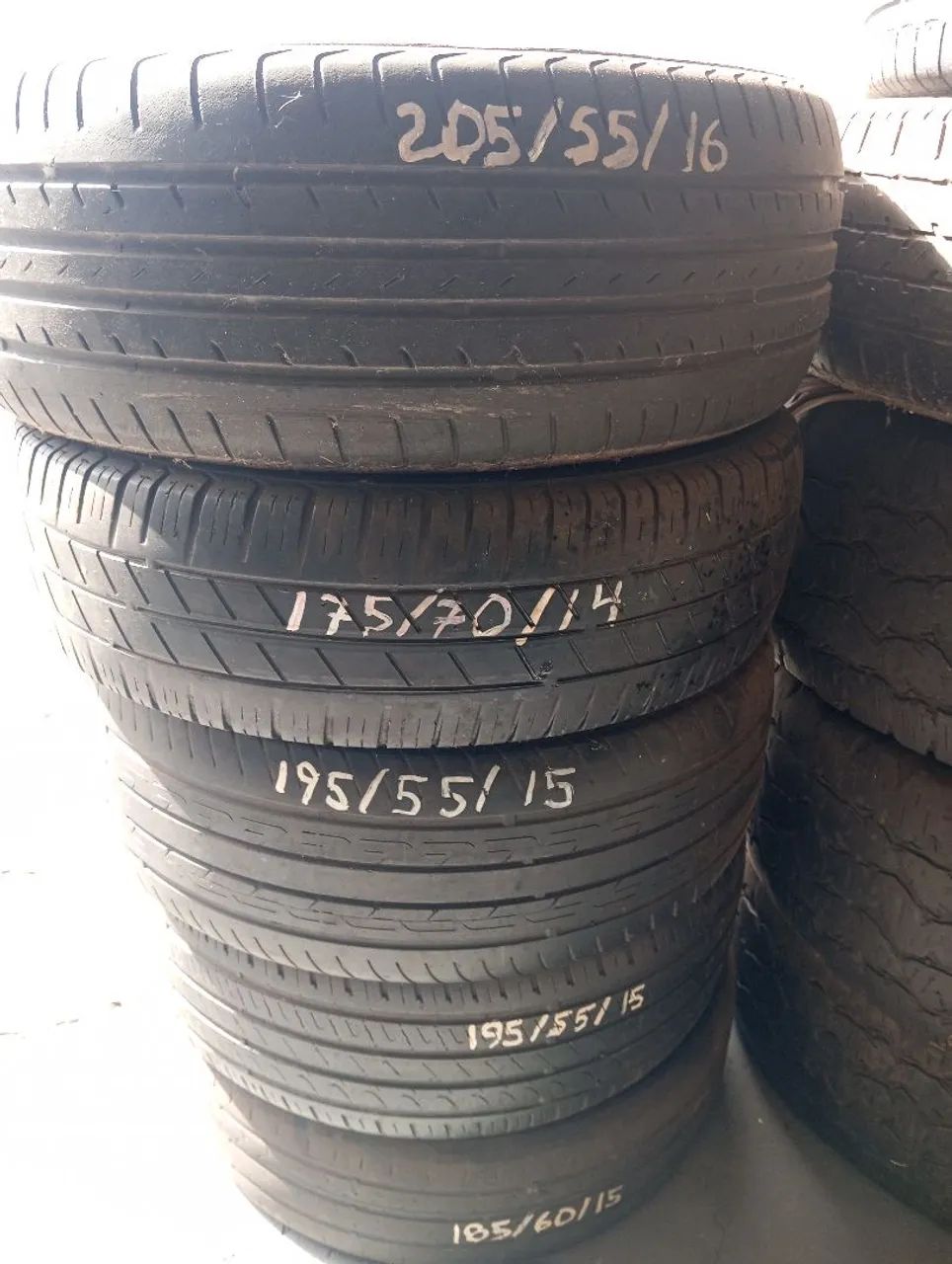 DOAÇÃO Pneus de carro usados  - Foto 2