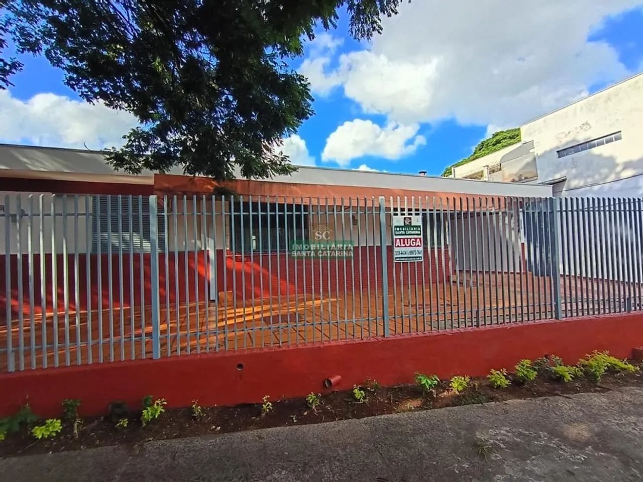 ALUGA CASA DE 140M² NA ZONA 05 | MARINGÁ - PR