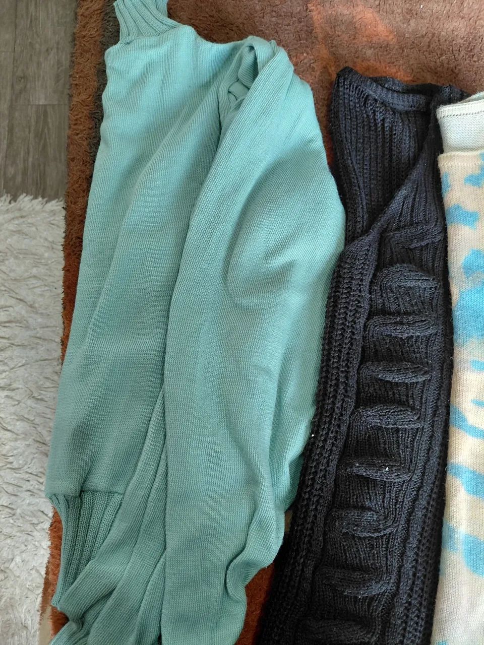 Lote com blusas de lã P/M  - Foto 2