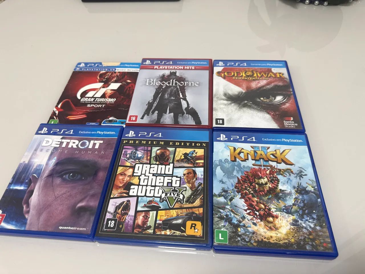 PlayStation 4 de 1 tb 2 controles e 6 jogos - Foto 2