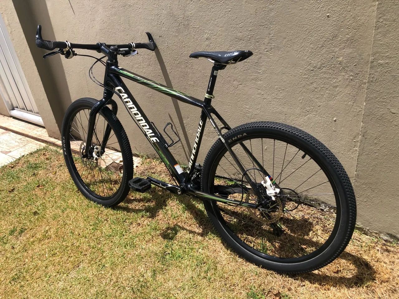 Bike Cannondale carbono Aro 26