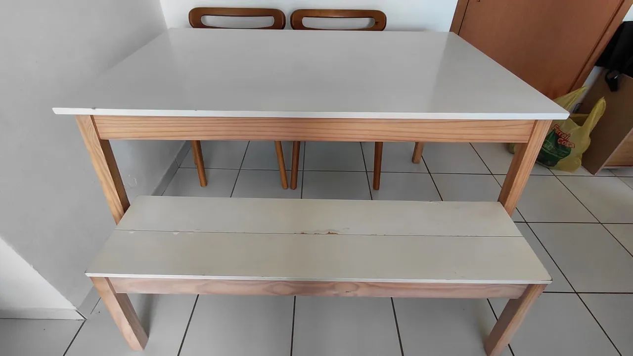 Mesa e banco TokStok