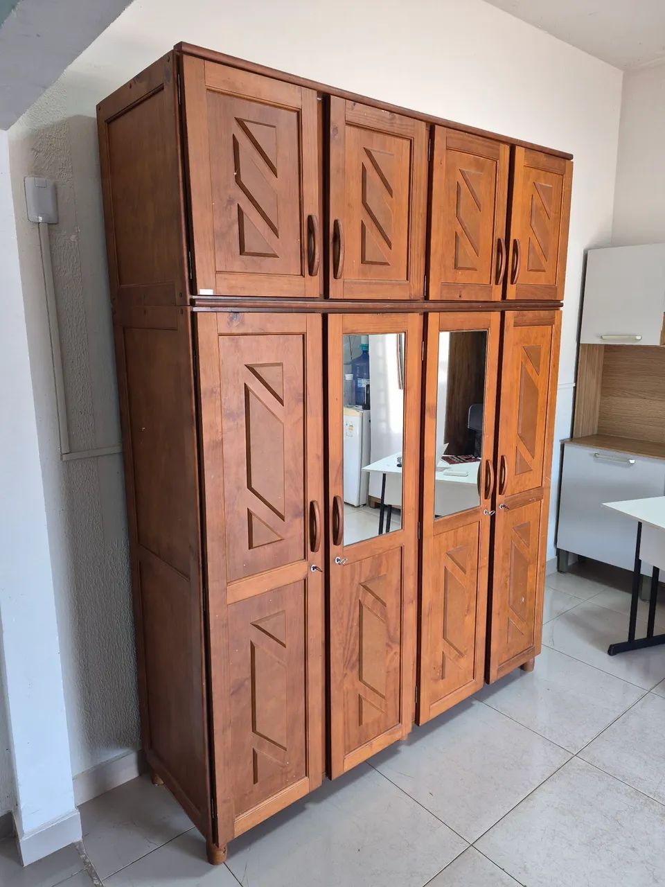 Guarda roupas casal em madeira maciça  - Foto 3
