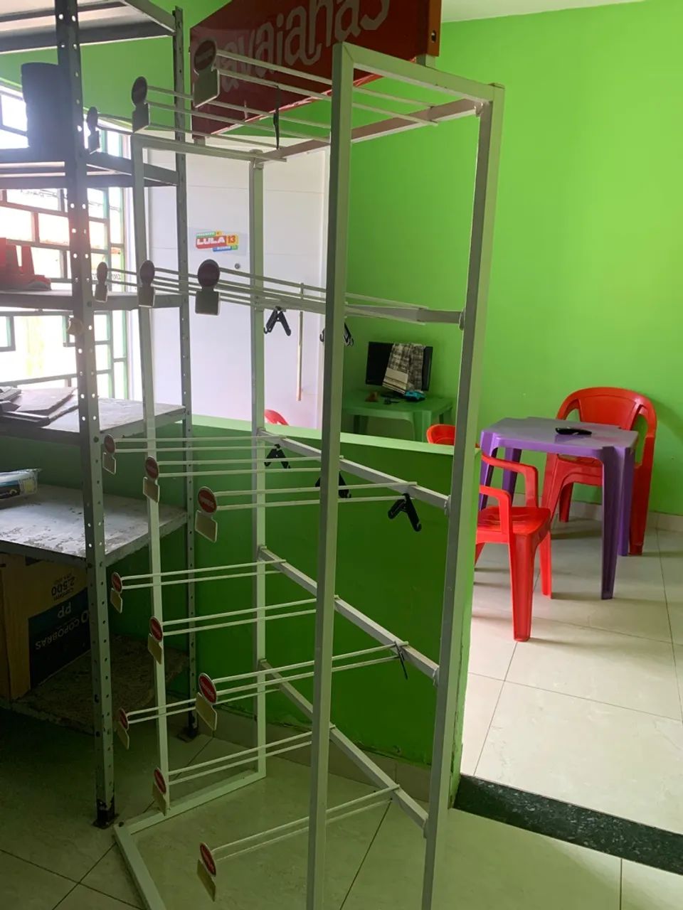 Suporte para chinelos,semi novo. - Foto 2