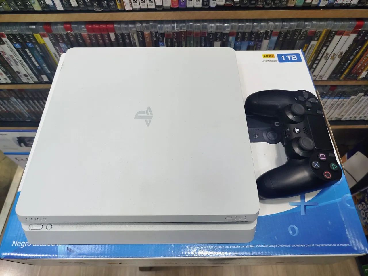PS4 slim branco de 500gb - Consoles de Vídeo Game - Centro
