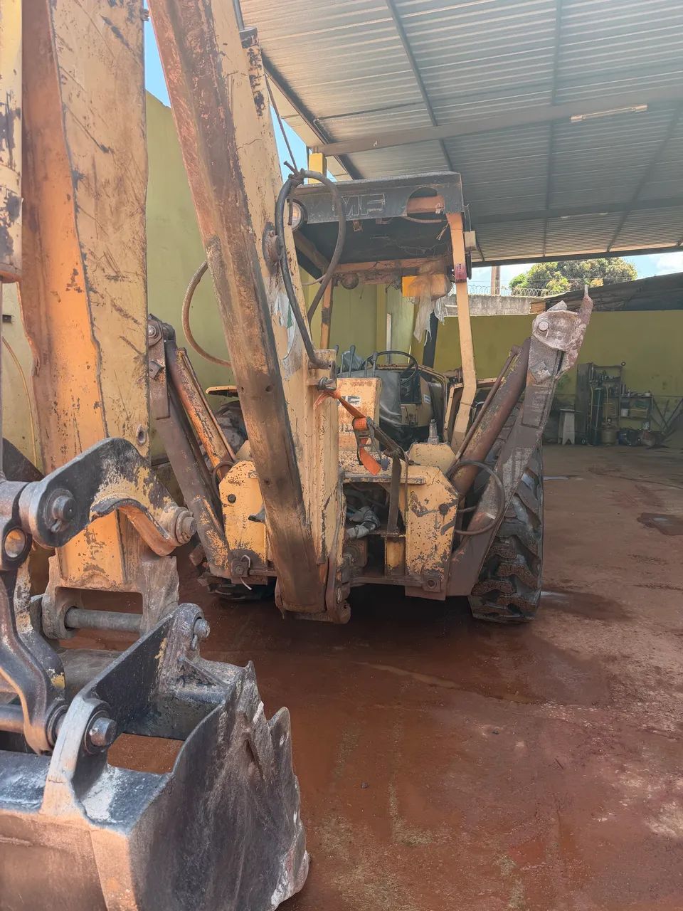 Retroescavadeira MF 86 - Foto 2
