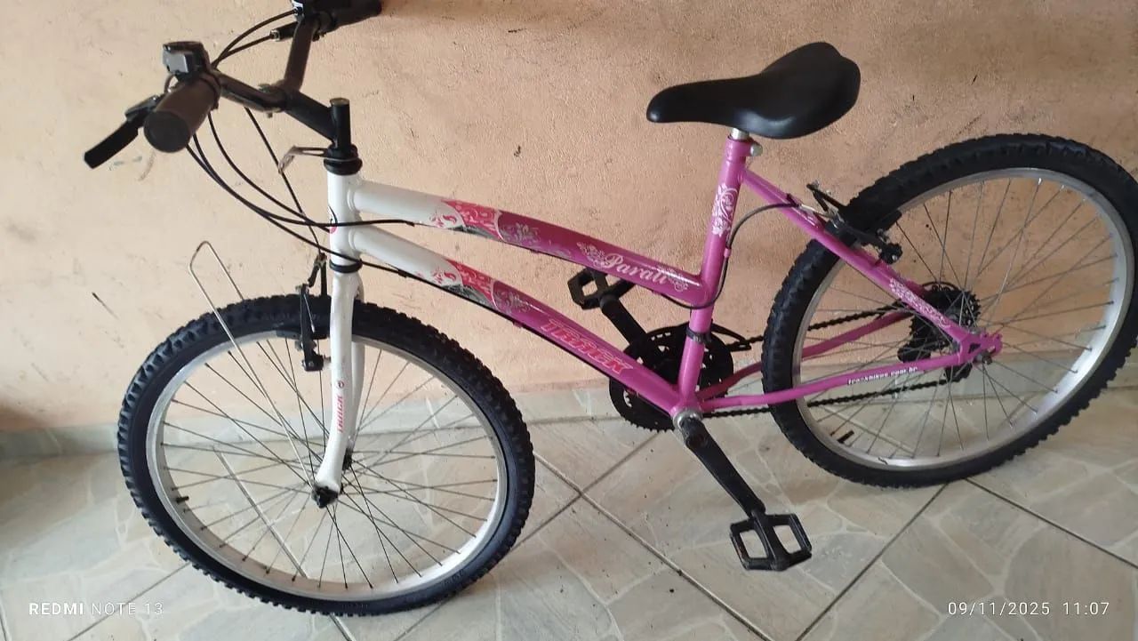 Vendo bicicleta Aro 24 só pegar e andar. 