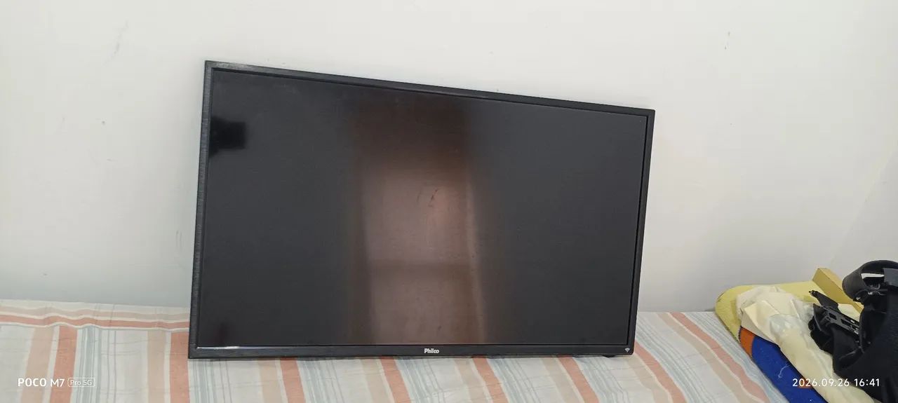 Tv Philco 32 polegadas (OBS: Não é Smart, e não possuiu controle , funciona perfeitamente.
