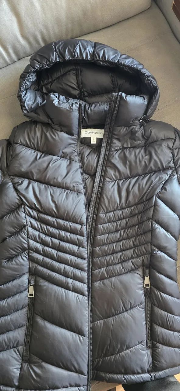 Jaqueta puffer Calvin Klein preta nova