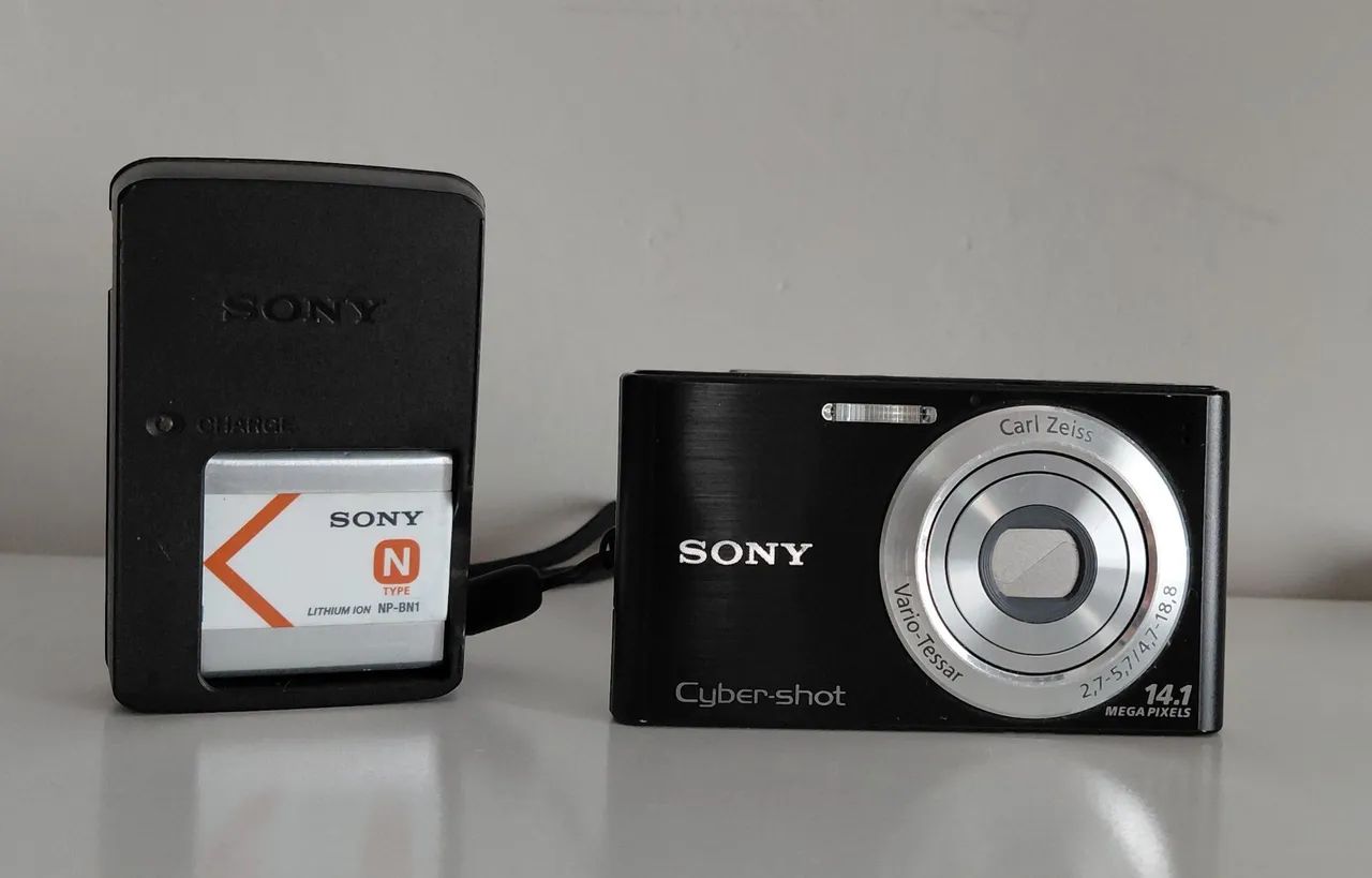 Camera digital Sony Cyber-shot DSC W320 - 14.1MP (INCLUI CARTAO SD