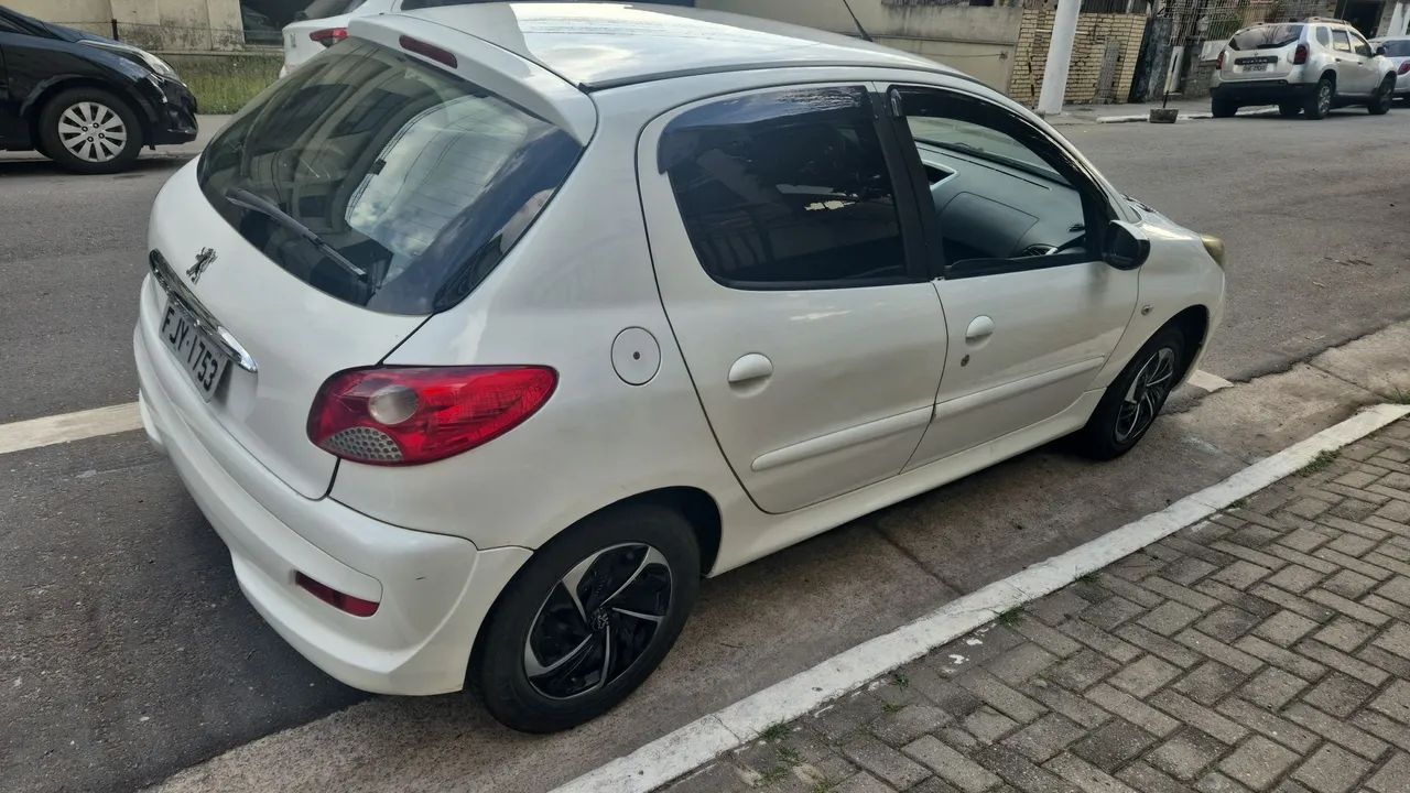 Peugeot 207 207 XR 1.4 FLEX 8V 5P 2013