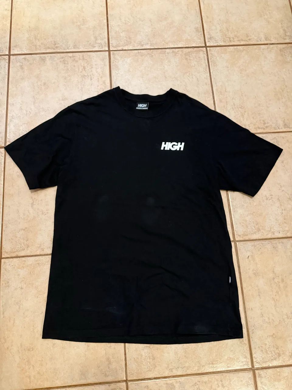 Camiseta HIGH