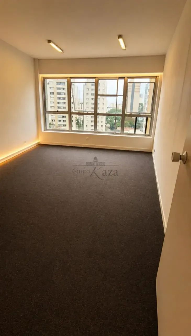Sala Comercial com 35 metros quadrados em Centro - São José dos Campos - SP