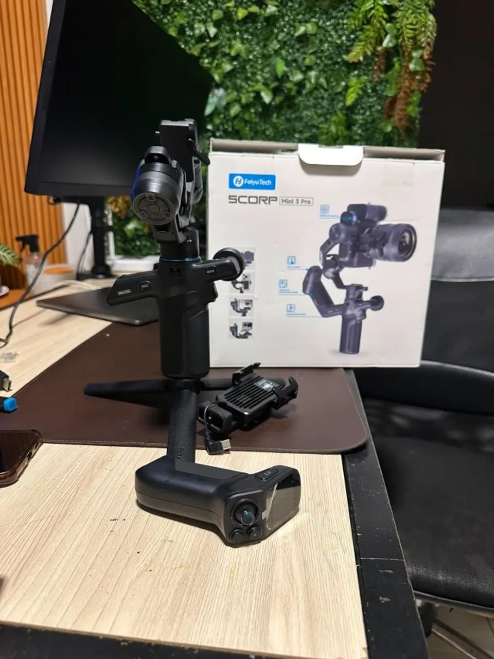 Gimbal FeiyuTech SCORP Mini 3 Pro Preto 2kg para Câmeras e Smartphones - Foto 6
