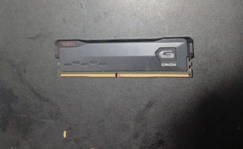 Memória 8GB DDR4 3200MHZ
