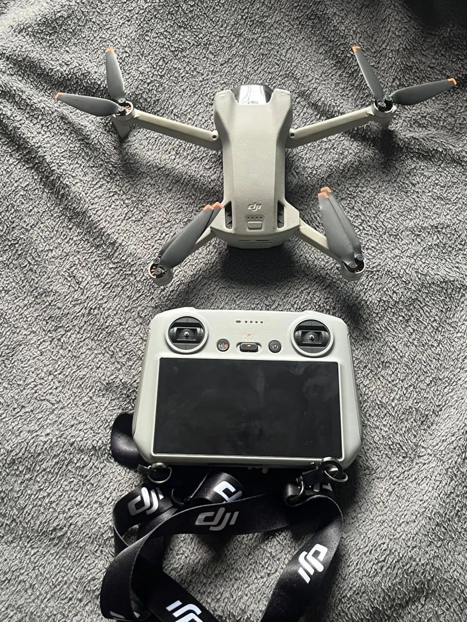 Drone DJI MINI 3 com controle com tela novo   - Foto 3