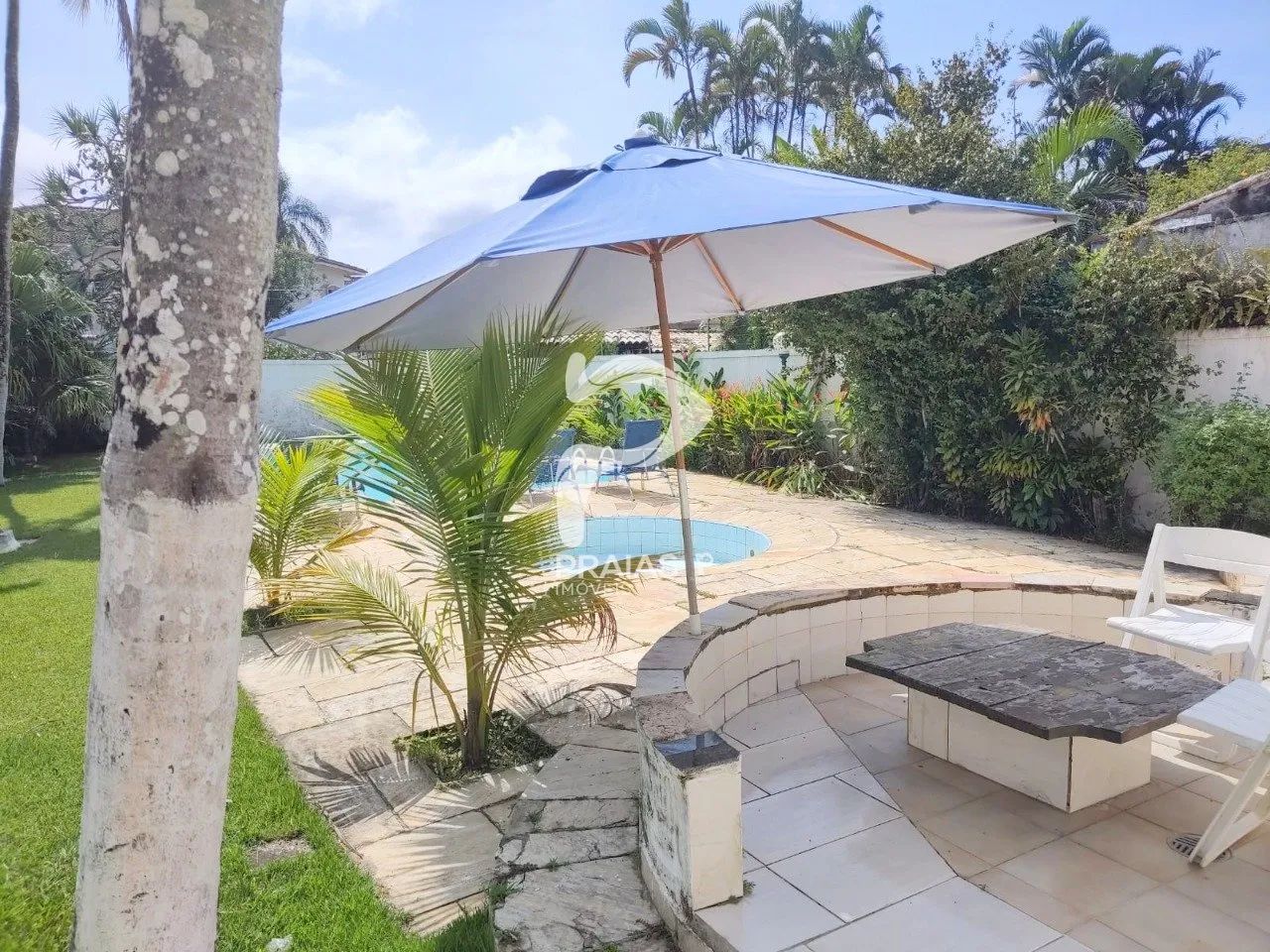 Casa com Piscina, 3 Dormitórios, Enseada, Guarujá