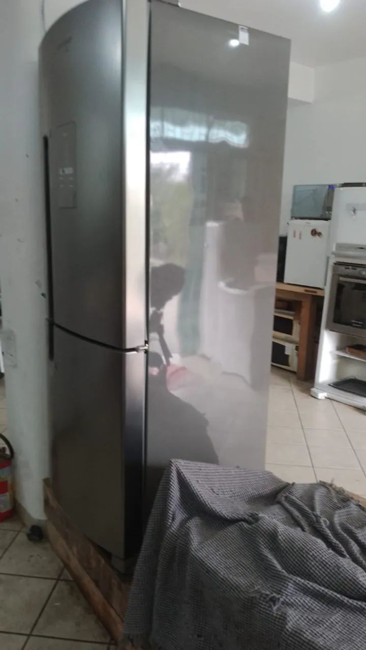 Geladeira da Brastemp com cap.cong até 6,0 kg  - Foto 2