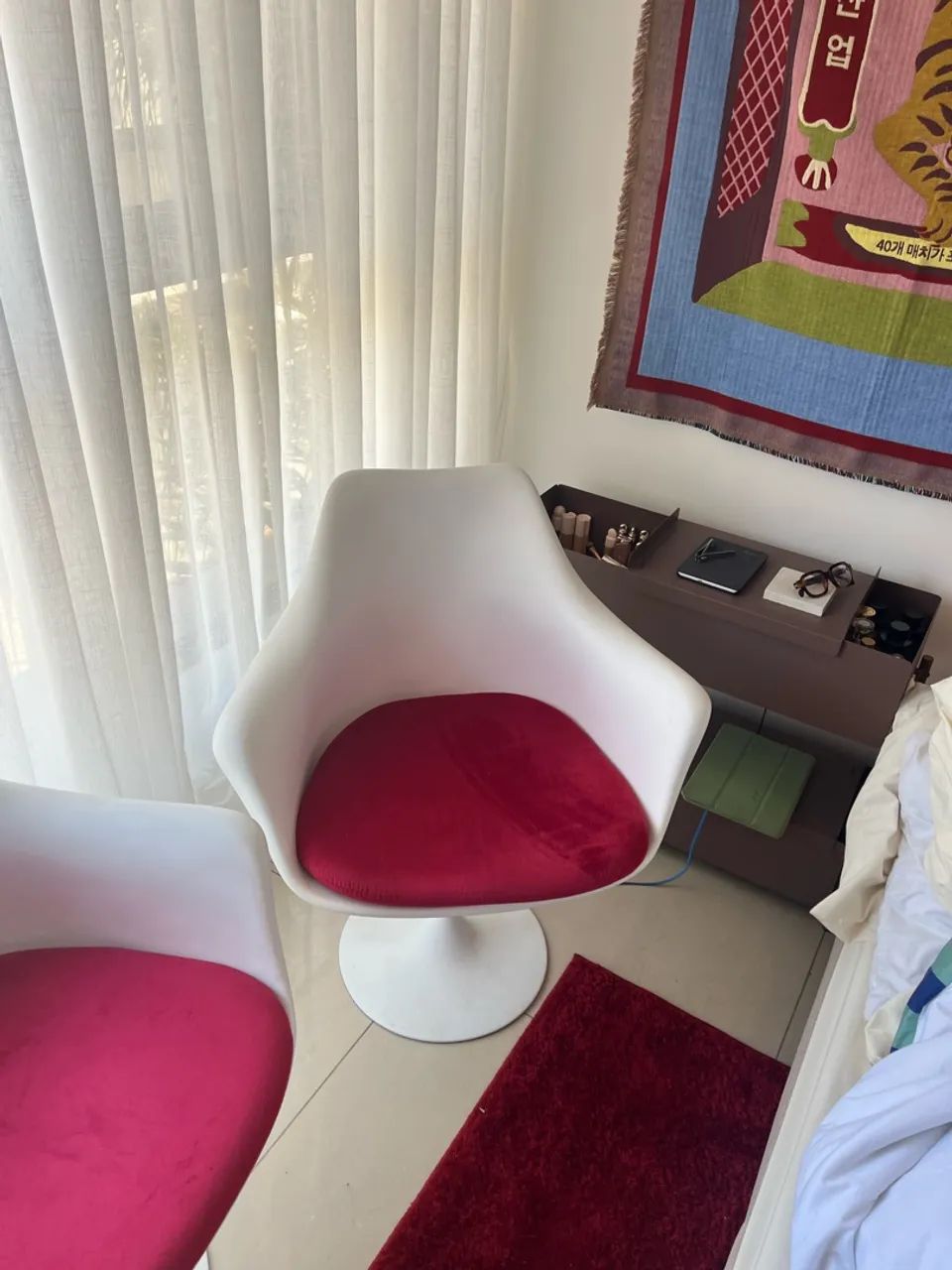 Par de Cadeiras Tulip Saarinen com Braços - Foto 2
