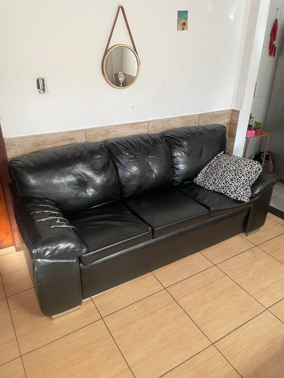 Sofá de couro preto 