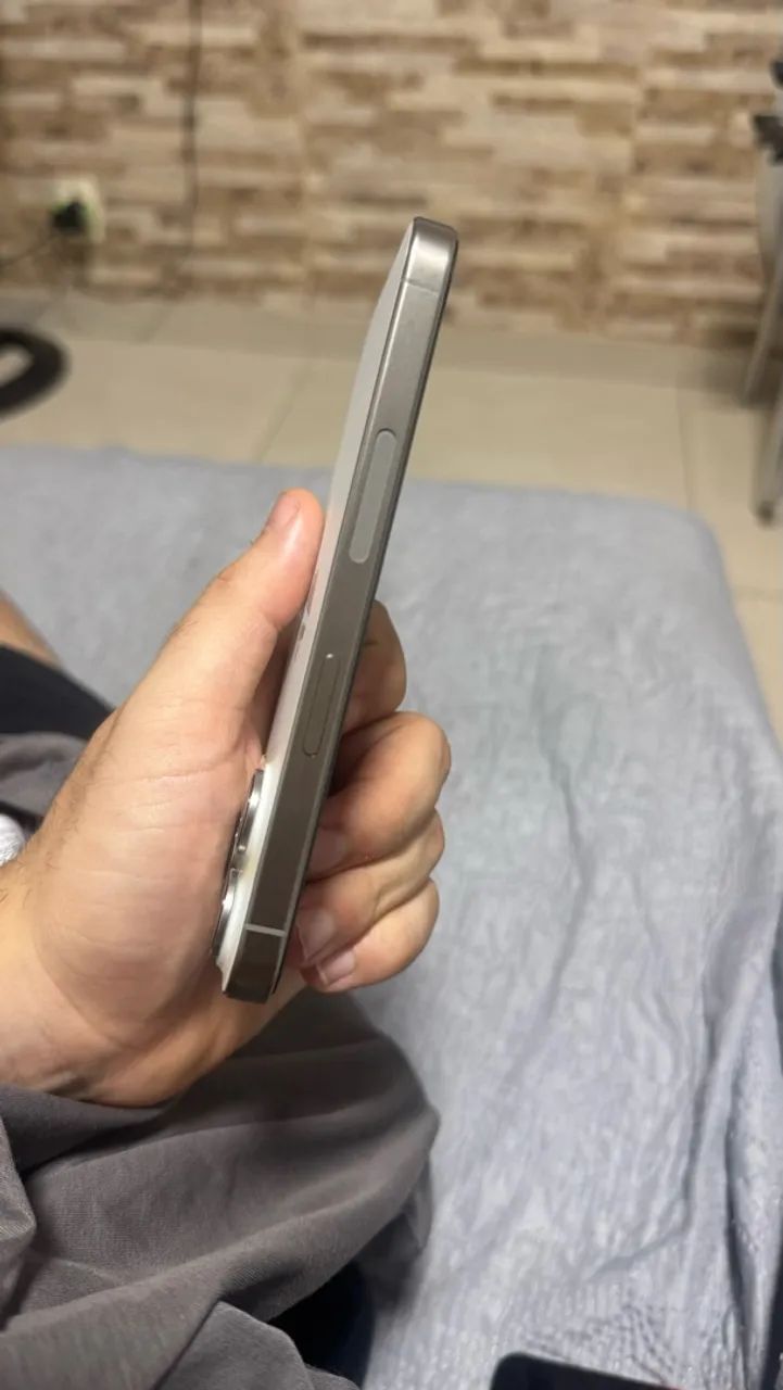 IPhone 15 pro seminovo  - Foto 4
