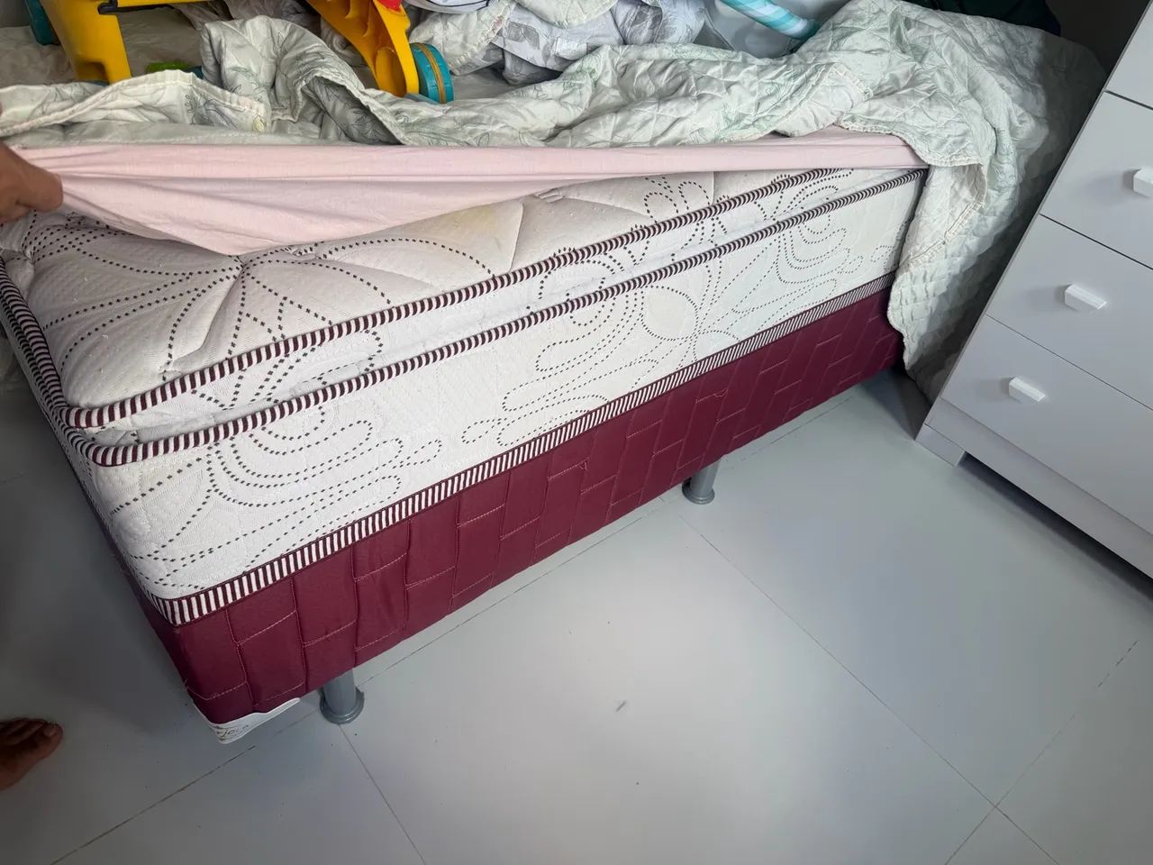 CAMA BOX SOLTEIRO 