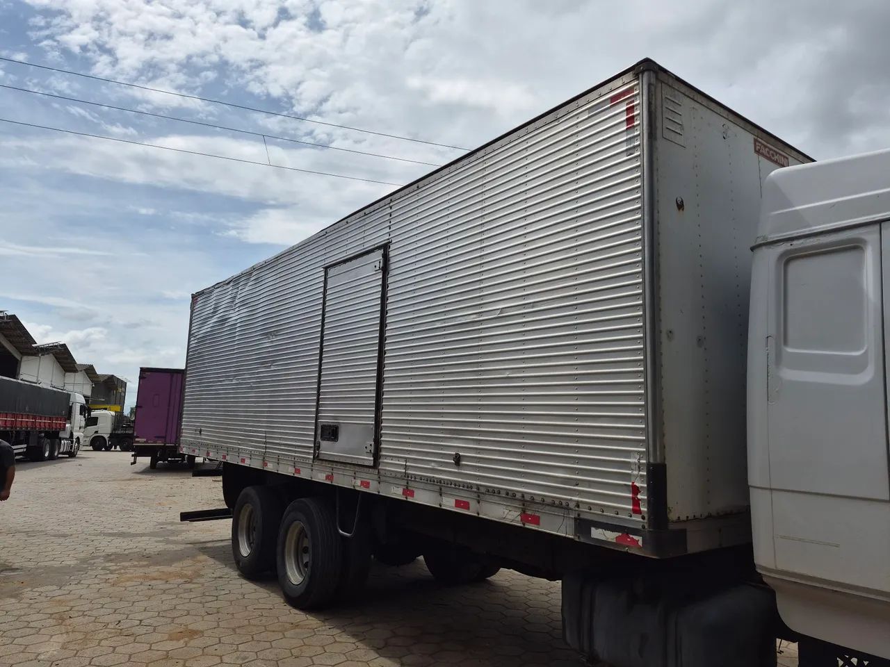 Bau truck 8.5 mts - Foto 4