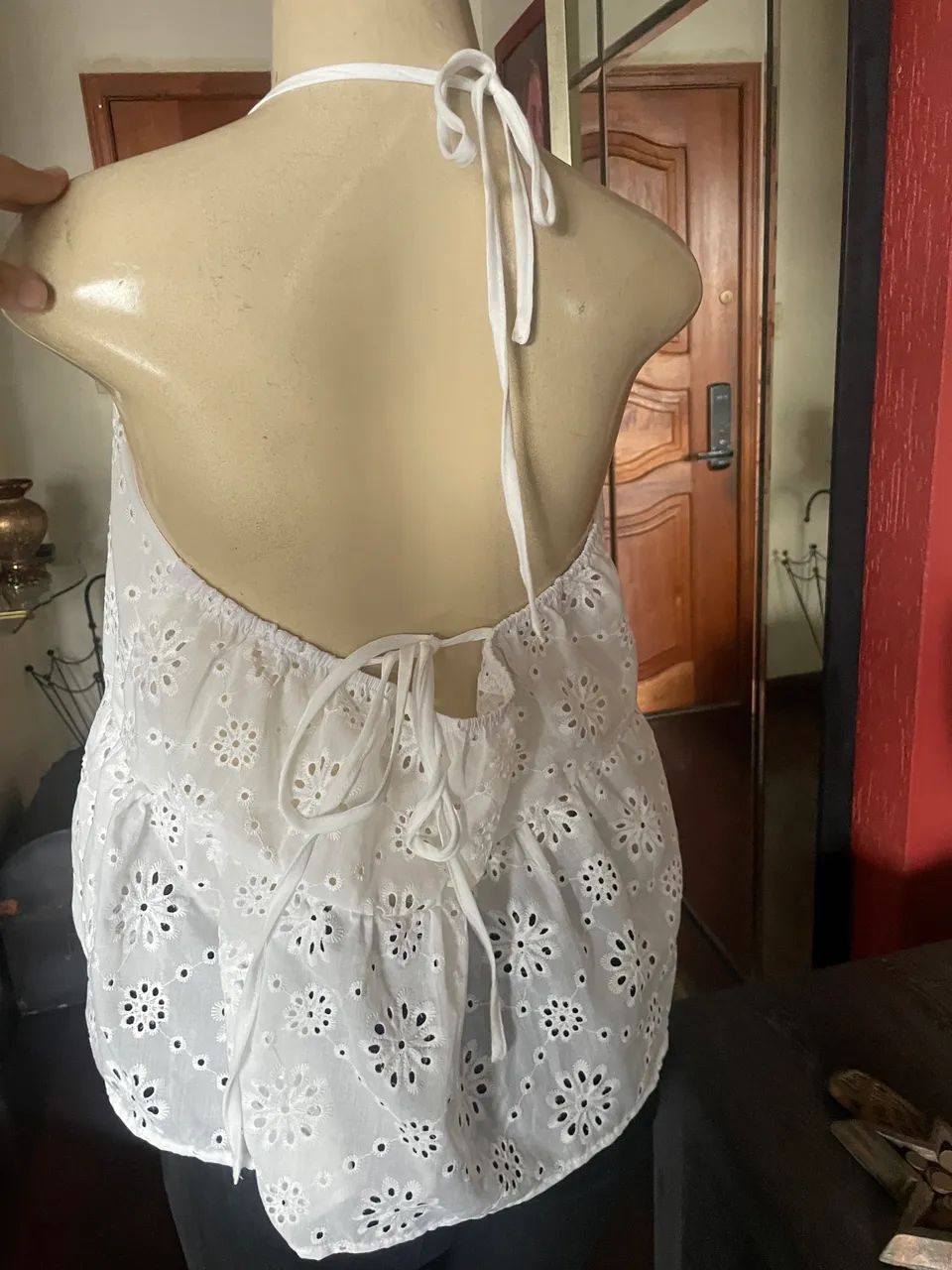 Blusa branca em cambraia bordada  - Foto 3