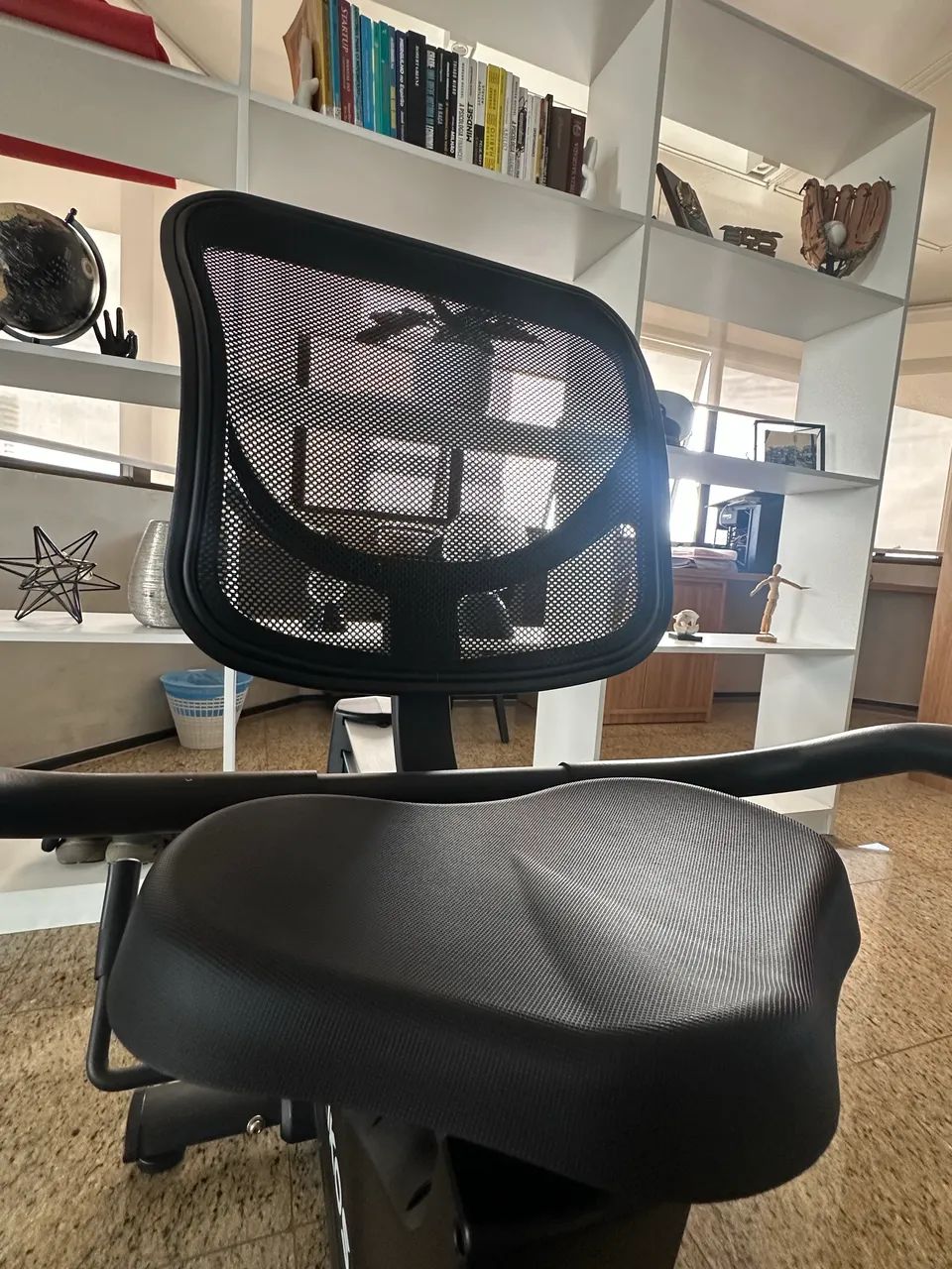BICICLETA ERGOMÉTRICA KIKOS KR9.1 ELETROMAGNÉTICA - Foto 2