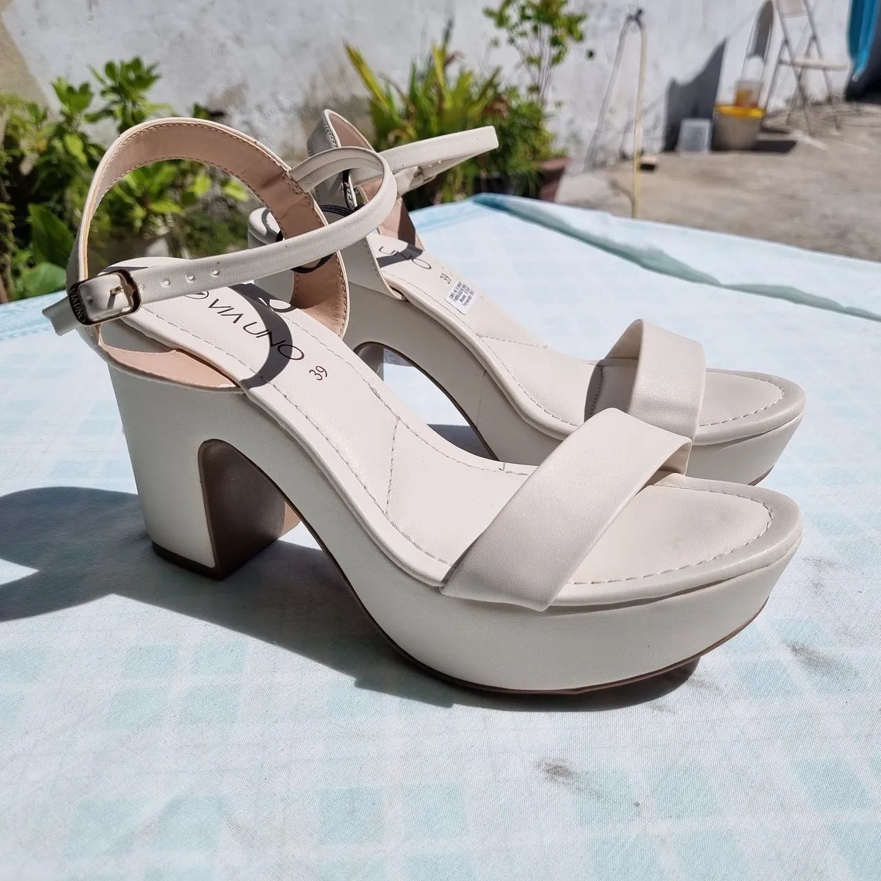 Sandália Via Uno Off-white