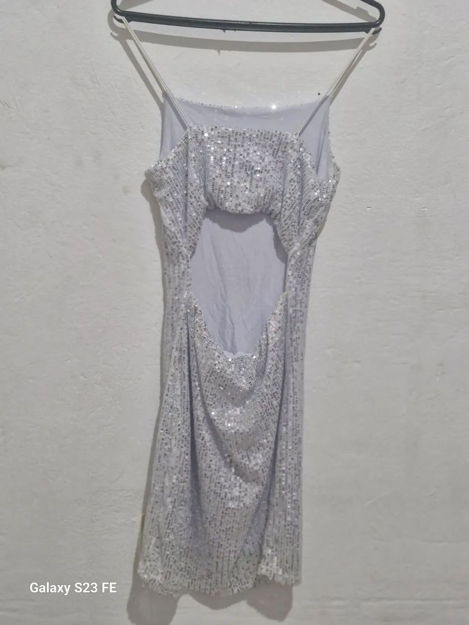 Um lindo vestido prata  - Foto 3