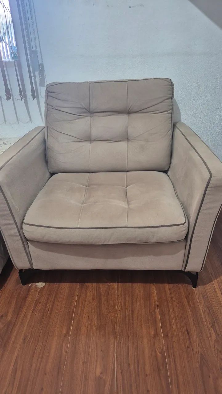 Poltrona modelo Grécia 